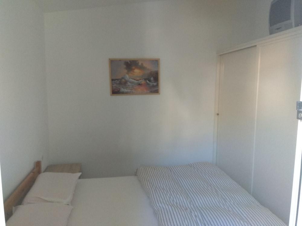 Roula'S Rooms Aegina Bagian luar foto